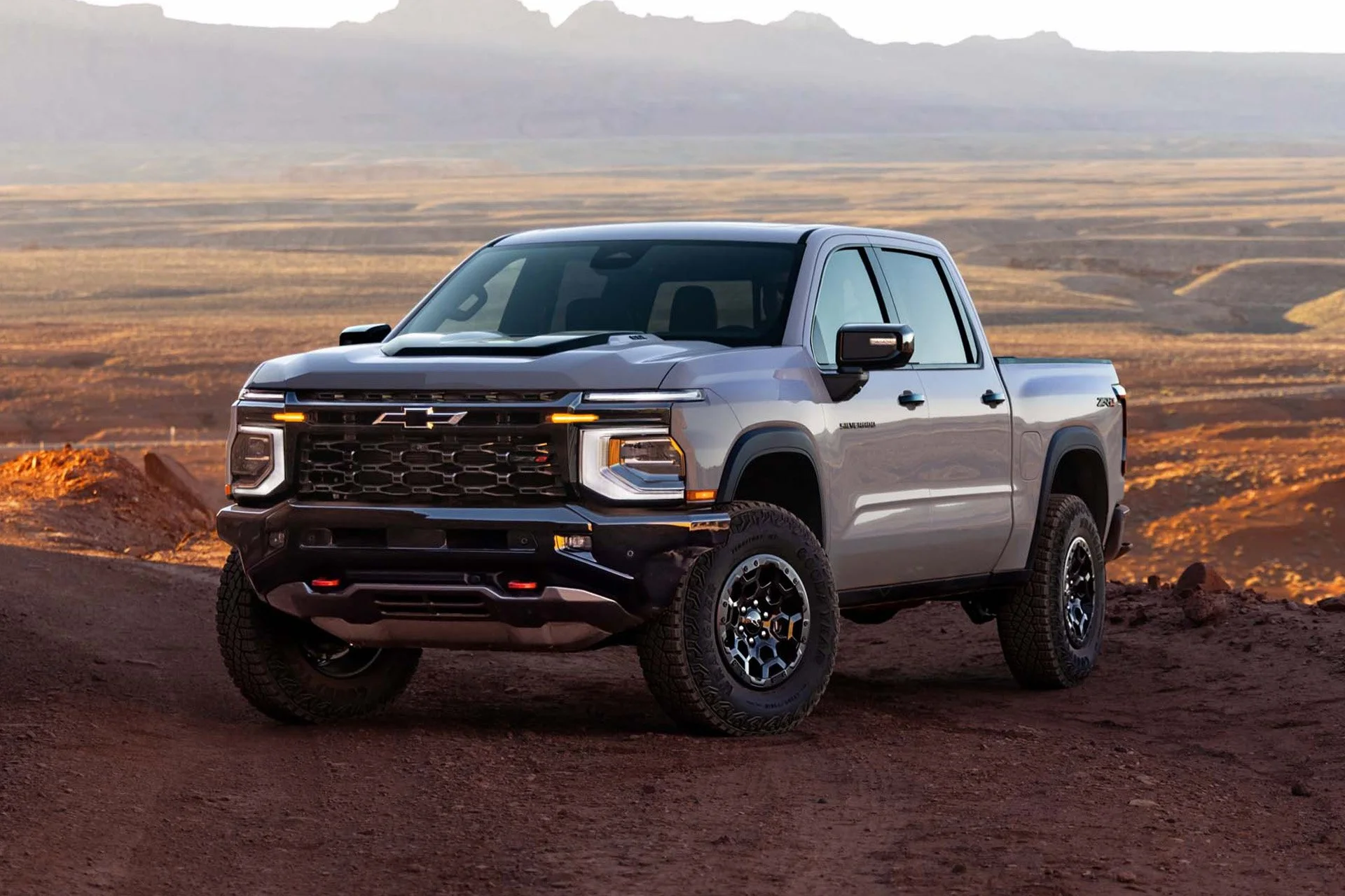 GM Replaces Traditional Dipstick with Digital Measurement in New V8 Trucks