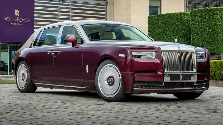 Bespoke Luxury: The Rolls-Royce Phantom Hummingbird Melds Artistry and Engineering