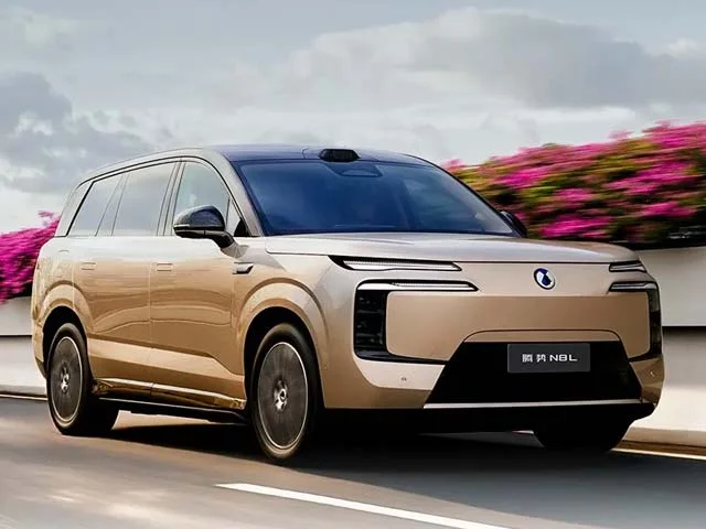 Denza N8L EV: A Long-Range Luxury SUV with Rapid Charging Capabilities
